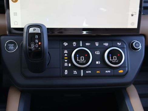 New 2026 Land Rover Defender 110 X-Dynamic SE image 16