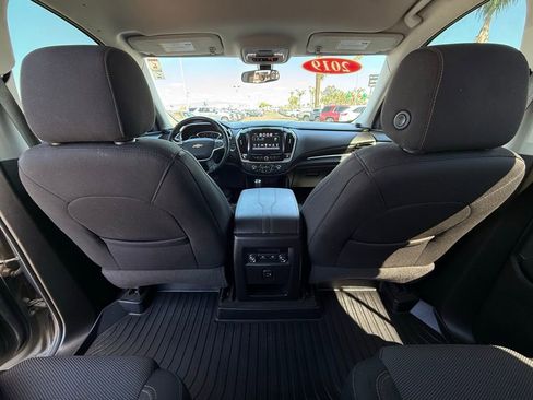 Used 2019 Chevrolet Traverse LT image 14