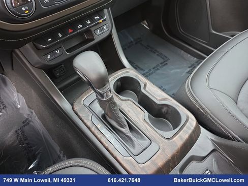 Used 2022 GMC Canyon Denali image 24