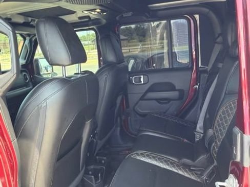 Used 2021 Jeep Gladiator Overland AWD/4WD image 5