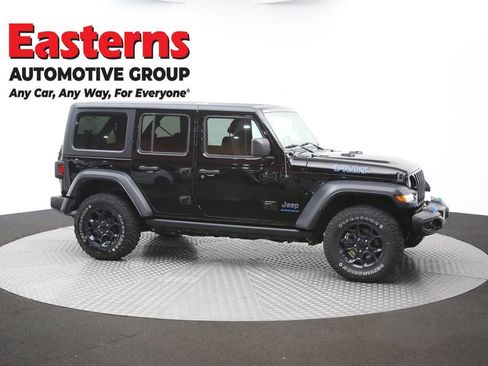 Used 2023 Jeep Wrangler Unlimited w/ Convenience Group AWD/4WD image 47