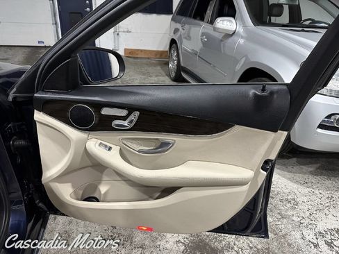 Used 2016 Mercedes-Benz C 300 4MATIC Sedan image 21