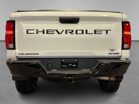 Used 2024 Chevrolet Colorado ZR2 w/ ZR2 Convenience Package III image 16