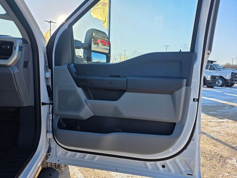 New 2026 Ford F350 XL w/ XL Chrome Package image 43