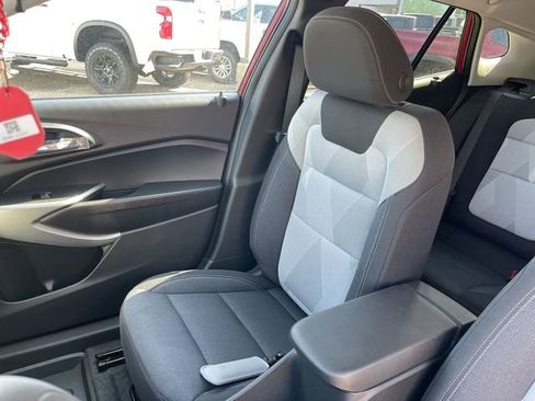 New 2026 Chevrolet Trax LS w/ LS Convenience Package FWD image 24