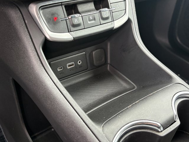 Used 2024 GMC Terrain SLE FWD image 24