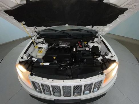 Used 2016 Jeep Compass Latitude AWD/4WD image 23