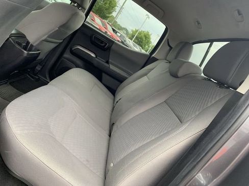 Used 2022 Toyota Tacoma SR5 w/ Technology Package AWD/4WD image 10