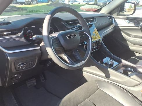 Used 2023 Jeep Grand Cherokee L Laredo AWD/4WD image 7
