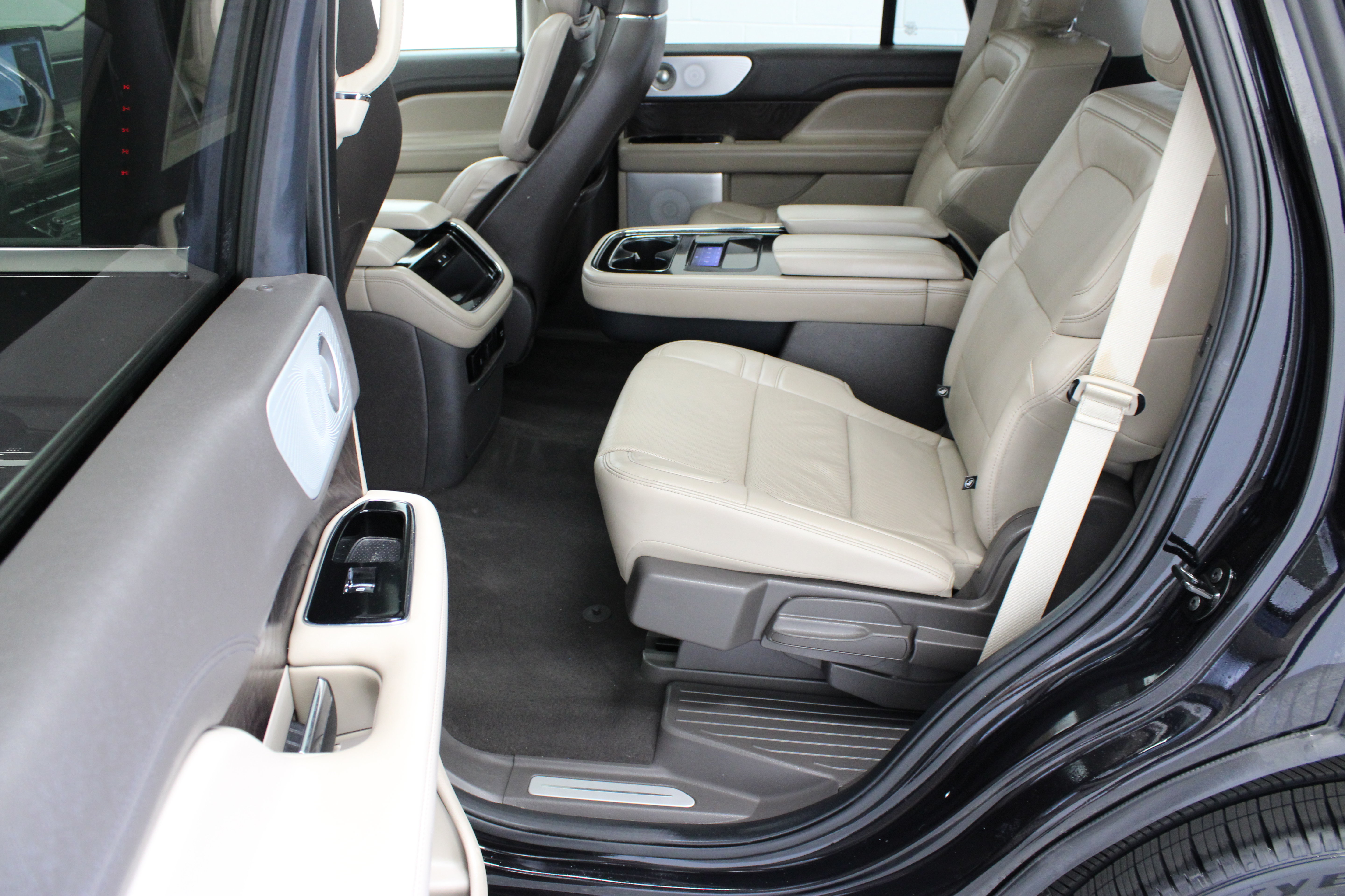 Used 2024 Lincoln Navigator Reserve AWD/4WD image 31