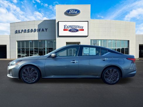 Used 2023 Nissan Altima 2.5 SL image 9