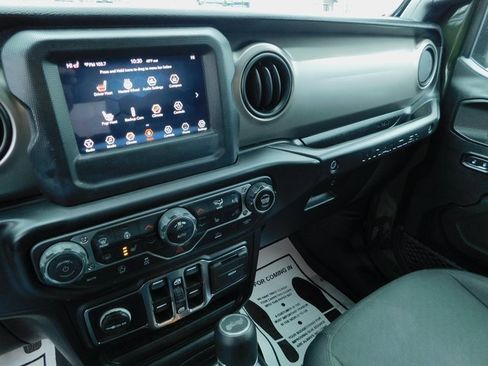Used 2021 Jeep Wrangler Unlimited Sport image 28