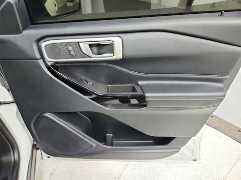 Used 2022 Ford Explorer ST image 40