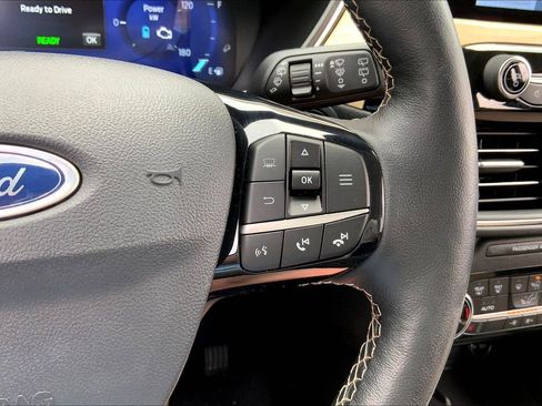 Used 2021 Ford Escape Titanium w/ Titanium Elite Package AWD/4WD image 18