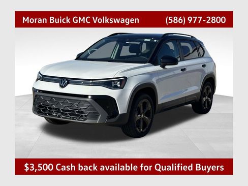 New 2025 Volkswagen Taos SE image 1