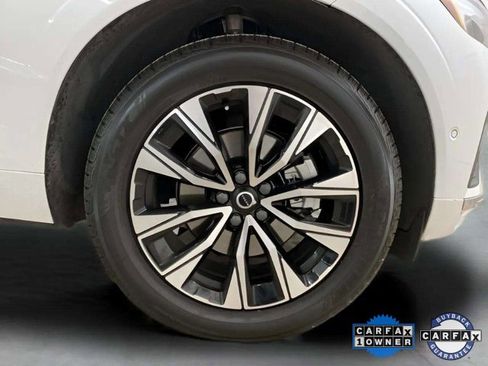 Used 2023 Volvo XC60 B5 Plus image 32