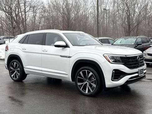 Certified 2025 Volkswagen Atlas Cross Sport SEL Premium R-Line image 2