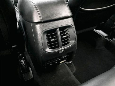 Used 2019 Jeep Cherokee Limited FWD image 22
