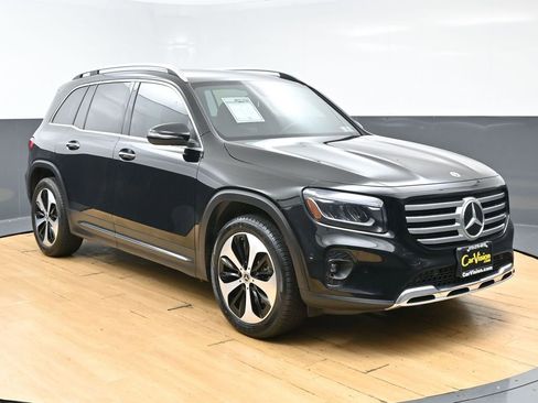 Used 2024 Mercedes-Benz GLB 250 image 3
