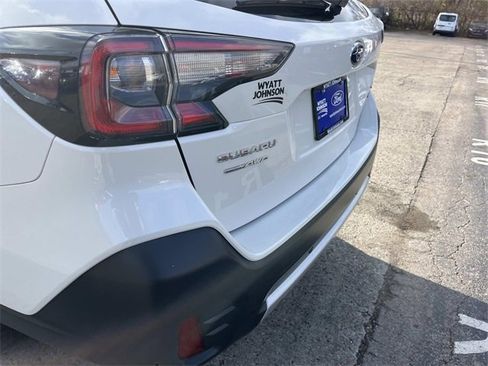 Used 2022 Subaru Outback Touring XT image 10