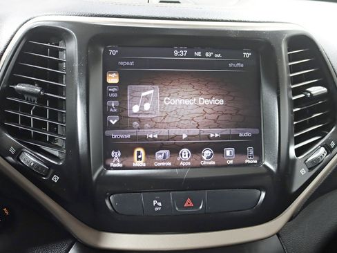 Used 2017 Jeep Cherokee High Altitude w/ Luxury Group image 19