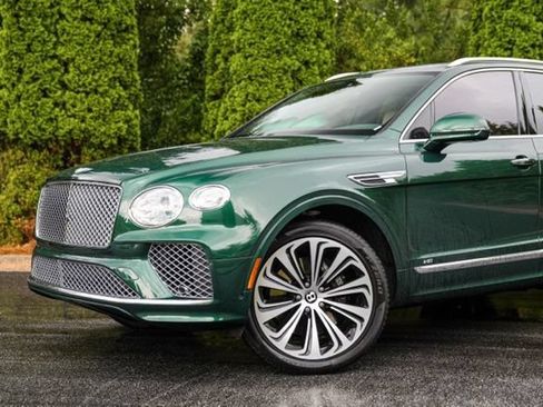 Used 2022 Bentley Bentayga AWD/4WD image 3