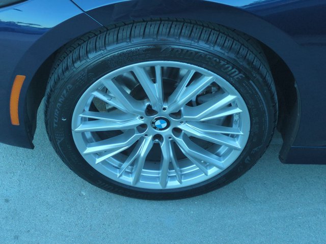 Used 2024 BMW 330i Sedan w/ Convenience Package RWD image 25