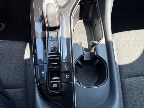 Used 2024 Toyota Crown AWD/4WD image 21