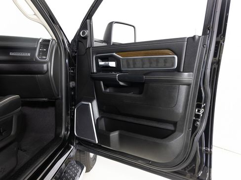 Used 2024 RAM 2500 Laramie image 21