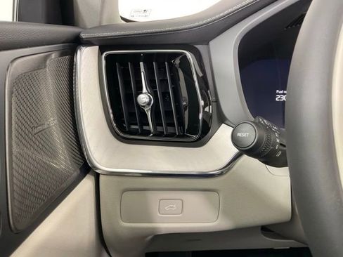 New 2026 Volvo XC60 B5 Ultra w/ Protection Package Premier image 27