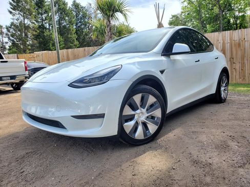 Used 2021 Tesla Model Y Long Range image 22