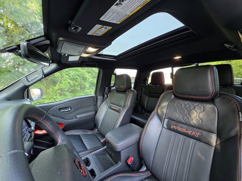 Used 2024 Nissan Frontier PRO-4X w/ Pro Premium Package image 10