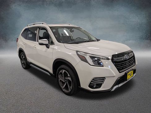Used 2022 Subaru Forester Touring AWD/4WD image 3