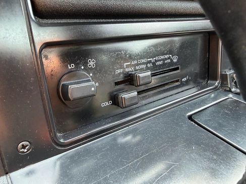 Used 1987 Chevrolet Corvette Coupe RWD image 24