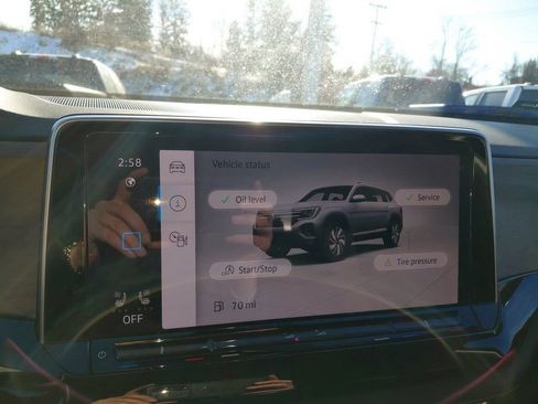 Used 2025 Volkswagen Atlas SE image 18