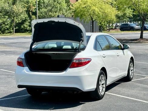 Used 2017 Toyota Camry LE FWD image 18