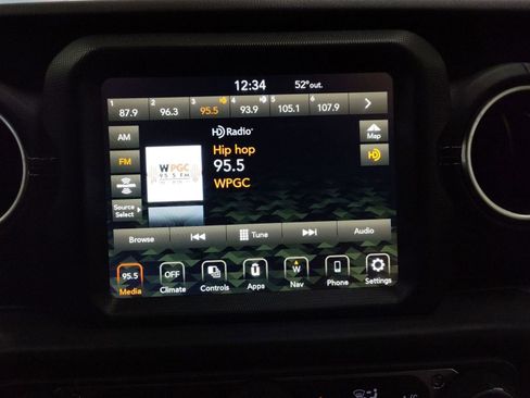 Used 2023 Jeep Wrangler Sahara image 20