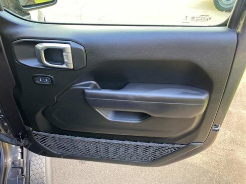 Used 2024 Jeep Wrangler Unlimited w/ Convenience Group image 37