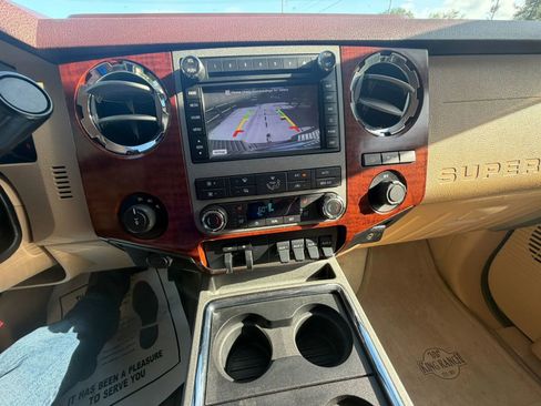 Used 2011 Ford F250 King Ranch w/ King Ranch w/Chrome Pkg image 12