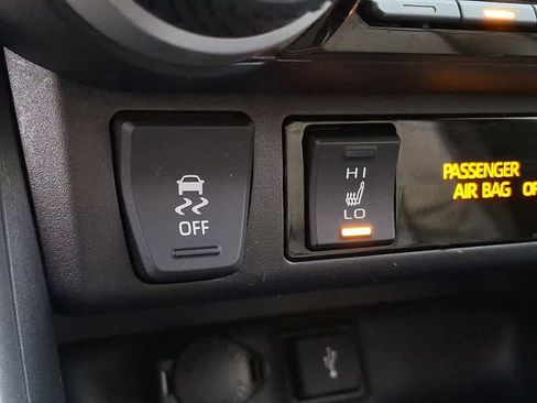 Used 2021 Toyota RAV4 SE w/ Weather & Moonroof Package image 21