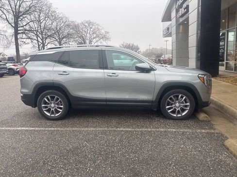 Used 2023 GMC Terrain SLT w/ LPO, Floor Liner Package image 4