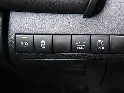 Used 2022 Toyota Camry XSE image 34