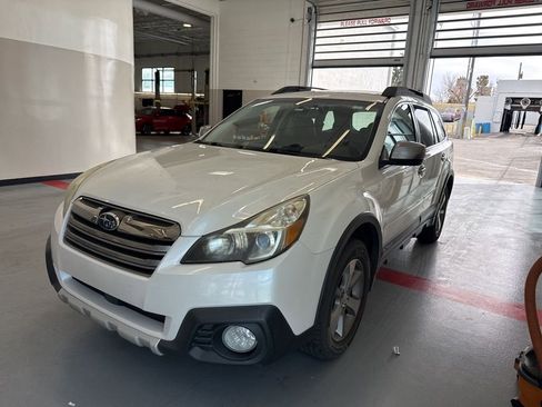 Used 2014 Subaru Outback 2.5i Limited image 1