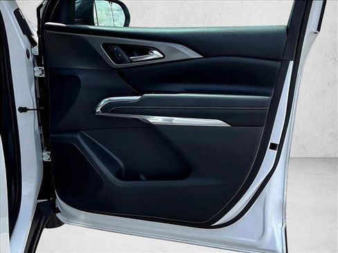 Certified 2024 Chevrolet Traverse LT image 18