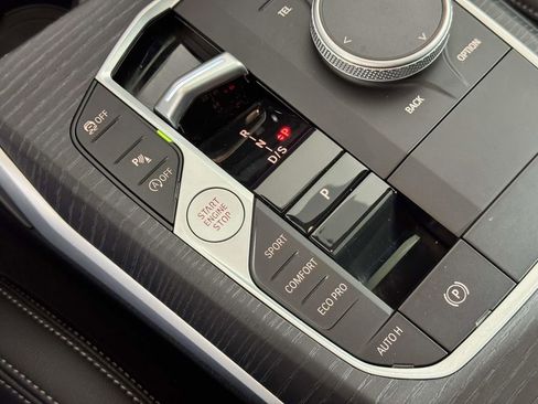 Used 2025 BMW 330i xDrive Sedan w/ Premium Package image 28