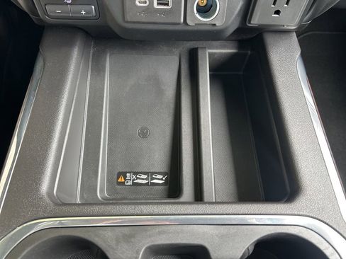 Used 2020 GMC Sierra 1500 SLT RWD image 18