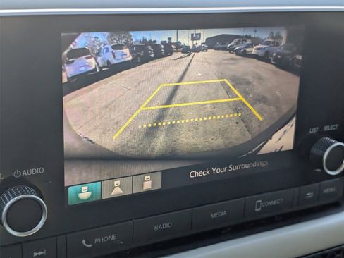 Used 2023 Honda HR-V LX image 18