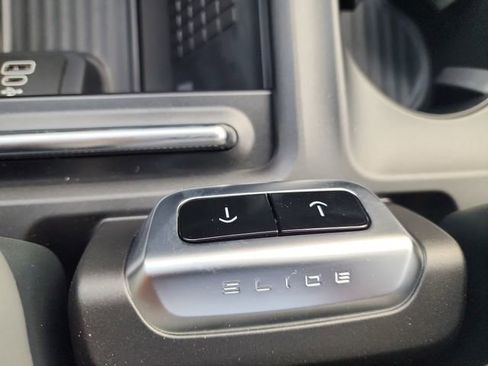 New 2025 Ford Expedition Active image 23