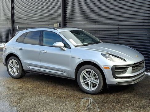 New 2025 Porsche Macan image 9