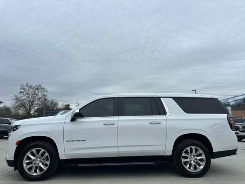 Used 2022 Chevrolet Suburban Premier AWD/4WD image 4